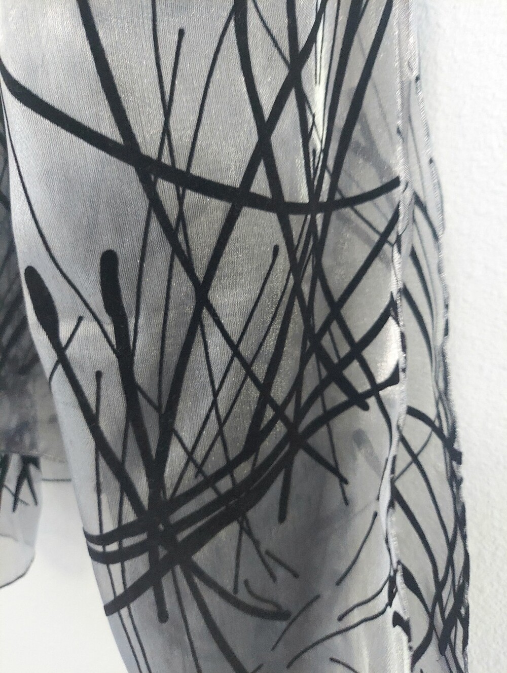 Art Of The Scarf Tie Rack Sheer Metallic Grey Scarf With Velvet Abstract Decor - Picture 3 of 6
